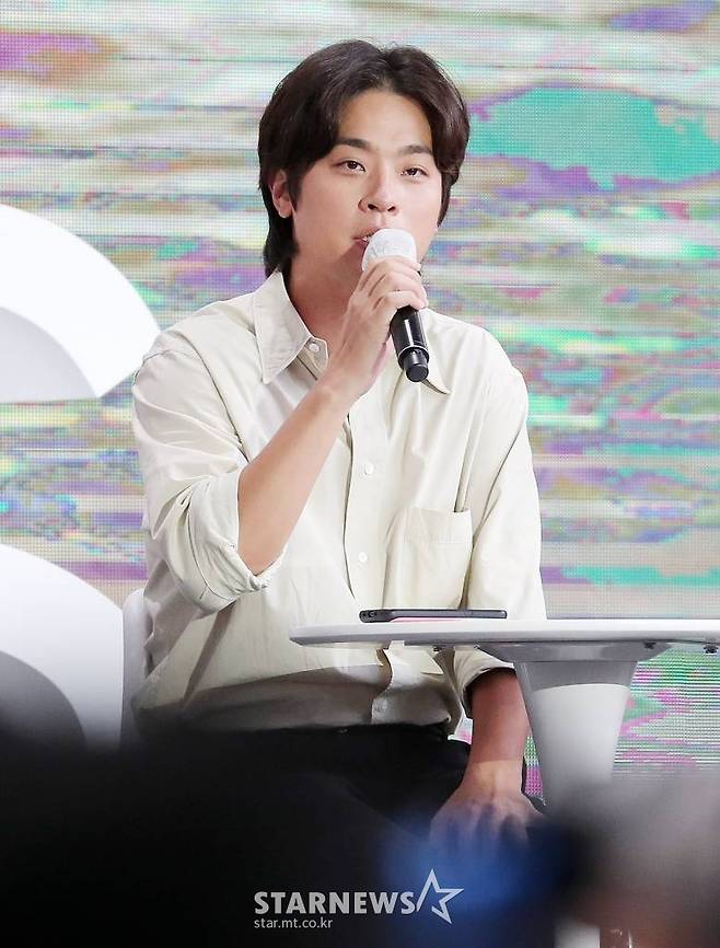 배우 박정민이 8일 오후 부산 해운대구 우동 영화의 전당에서 진행된 제26회 부산국제영화제 초청작 넷플릭스 '지옥' 오픈 토크에 참석해 인사말을 하고 있다. 2021.10.08 /사진=김창현 기자 chmt@