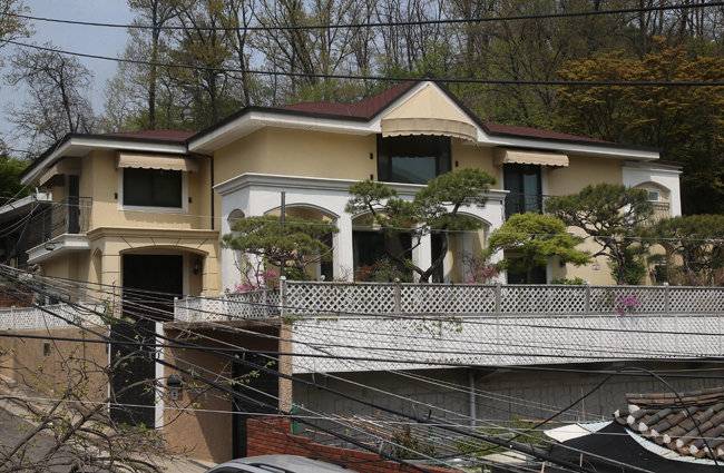 고현정의 소속사 아이오케이컴퍼니가 38억여원에 낙찰받은 박근혜 전 대통령의 내곡동 사저. [동아DB]