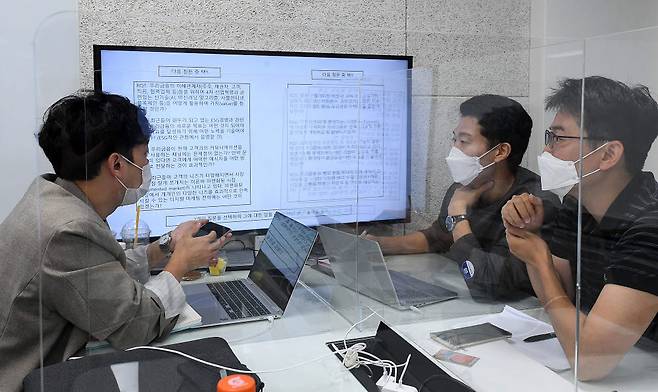 서울 동작구 숭실대학교 조만식기념관에서 학생들이 디지털마케팅 성과 분석 수업을 듣고 있다.