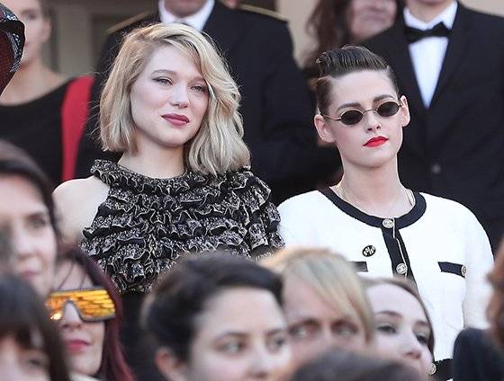 걸 크러시 옆 걸 크러시. 세이두와 크리스틴 스튜어트.