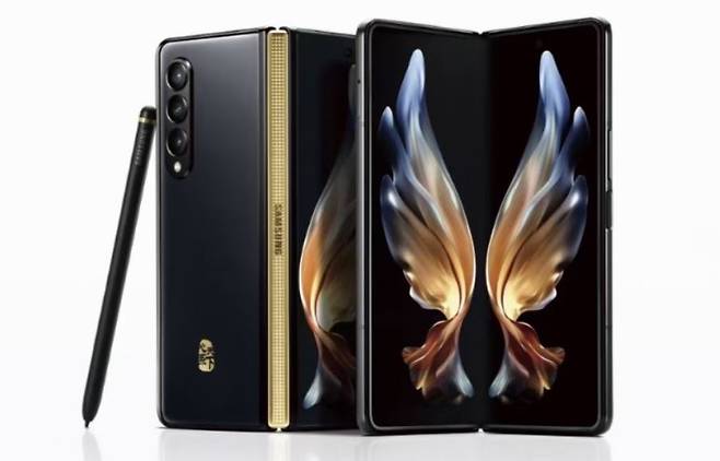 중국판 갤럭시Z 폴드3로 알려진 W22 5G [차이나텔레콤 제공]