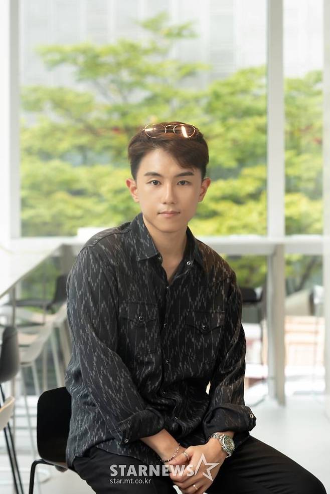 엠넷 음악프로그램 '걸스플래닛999 : 소녀대전'의 심사위원인 보컬 전문가 임한별이 본지와의 인터뷰를 위해 포즈를 취하고 있다. /사진제공=CJENM 2021.10.08 /사진=이동훈 기자 photoguy@