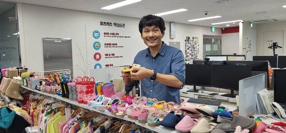 최철용 오픈한 대표는 경남 마산에 있는 경남대 국문과를 나왔다. 청년 시절 작가를 꿈꾸기도 했지만, 이제는 코스닥 상장을 목표로 달리고 있다. 김동호 기자