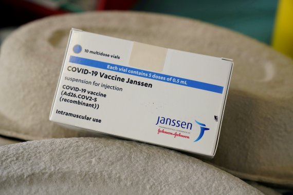 미국 식품의약청(FDA)이 13일(현지시간) 존슨앤드존슨(J&J)의 코로나19 백신 부스터샷 접종에 관해서는 긍정적인 평가를 내렸다. 로이터뉴스1
