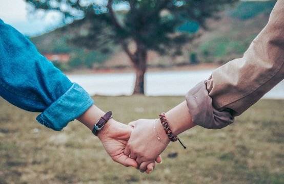 똑 같은 성격과 성향을 가진 사람은 없다. 바라보는 곳이 같다면 다른 성향을 가졌다는 것이 다른 시야를 전하는 선물이 될 수 있다. [사진 Dương Hữu on Unsplash]