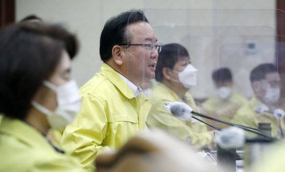 코로나19 일상회복지원위원회 위원장인 김부겸 국무총리. 뉴스1