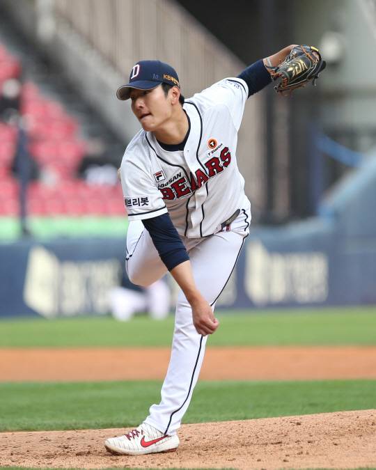 두산 선발투수 곽빈은 2021 신한은행 쏠(SOL) KBO리그에서 하이패스트볼을 주 무기로 활용한다. 곽빈의 하이패스트볼 피안타율은 0.126에 그친다.  두산 제공