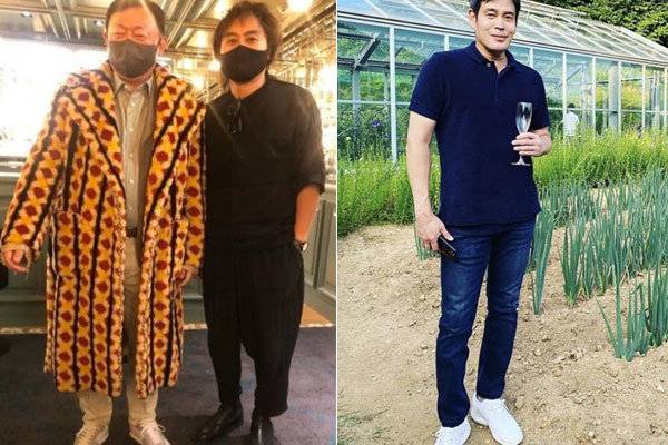 구찌 페이크 퍼 코트와 LAR 회색 운동화를 착용하고 배상민 롯데 디자인경영센터장과 함께 기념 촬영을 하고 있는 신동빈 롯데 
회장(왼쪽사진 왼쪽)과 강원도의 한 파밭에서 올버즈 흰색 운동화를 신고 포즈를 취하고 있는 정용진 신세계 부회장. 사진출처｜배상민 센터장 인스타그램, 정용진 부회장 인스타그램