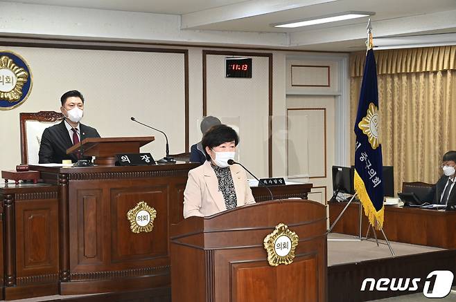 대전 중구의회 김옥향 의원이 15일 열린 제237회 임시회 1차 본회의에서 5분 자유발언을 하고 있다.(대전 중구의회 제공)© 뉴스1