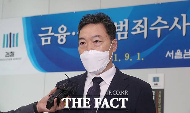 김오수 검찰총장은 성남시 고문변호사 활동 이력이 논란이 되자 성남 대장동 의혹 수사와는 무관한 일이라고 15일 밝혔다./이선화 기자