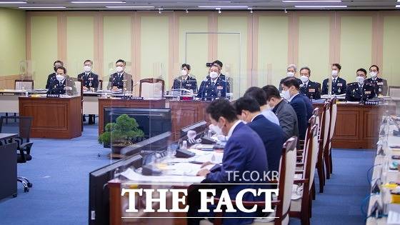 20일 오후 3시 부산경찰청에서 열린 국회 행정안전위원회의 국정감사에서 마약 범죄 증가, 관내 미제 사건, 자치경찰 개선 사항, 경찰 청렴도 향상, 전자발찌 훼손 사건 증가 등 여러 사안에 대한 질의가 쏟아졌다. /부산경찰청 제공.