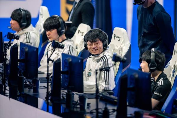 담원 게이밍 기아 선수단.&nbsp; &nbsp;라이엇 게임즈 제공