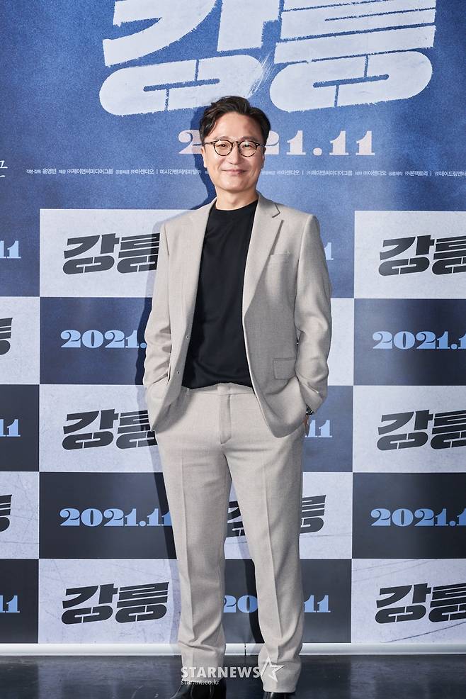 박성근 '포즈는 편안하게'[★포토]