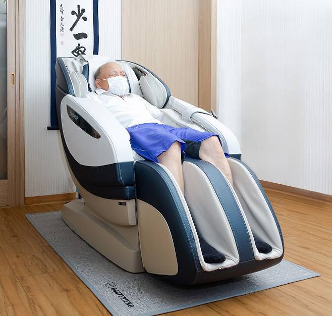 마포구 경로당에 공급된 바디프랜드 안마의자