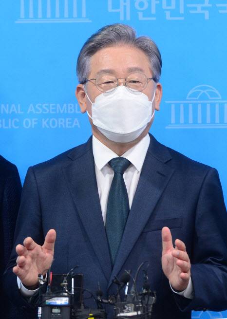민주당 대선후보로 뽑힌 이재명 경기도지사(사진=연합뉴스)