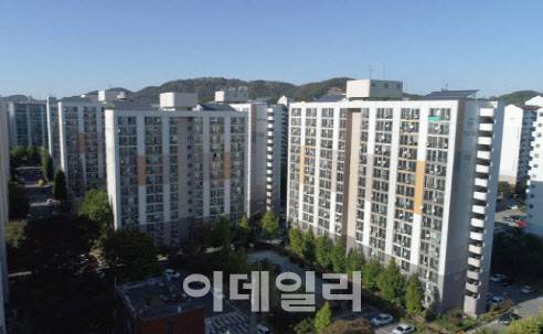 최근 몇 년 사이 서울을 비롯해 수도권 집값이 큰 폭으로 상승해 국민의 불만이 고조되고 있다. 사진은 인천 연수구 연수시영아파트 전경(사진=이데일리 DB)