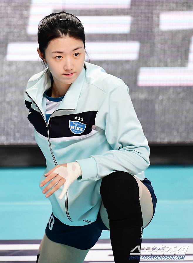 16일 오후 서울 장충체육관에서 배구 V리그 여자부 GS칼텍스와 흥국생명의 21~22시즌 개막 경기가 열린다. 경기를 앞두고 GS칼텍스 강소휘가 동료들과 함께 훈련하고 있다. 장충=송정헌 기자 songs@sportschosun.com