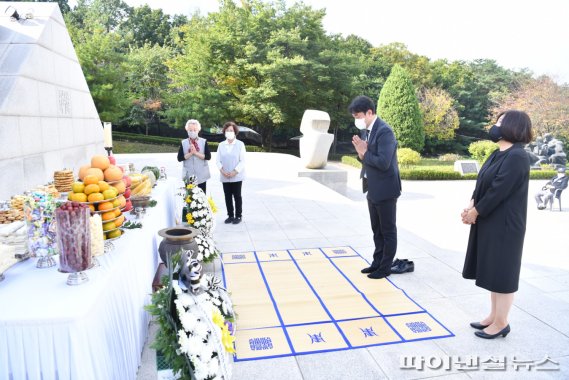 김상호 하남시장 14일 전몰군경미망인회 하남시지회 현충탑 위령제 참석. 사진제공=하남시