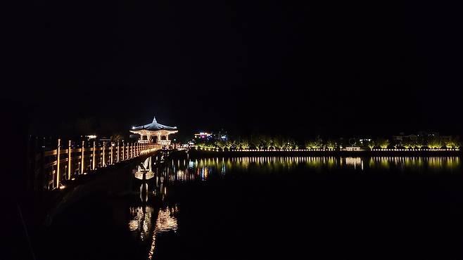 A night view of Woryeonggyo in Andong (Kim Hae-yeon/ The Korea Herald)