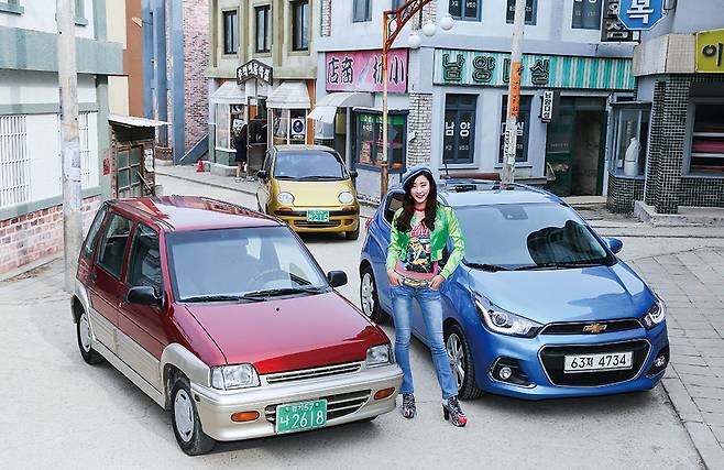 (왼쪽부터 시계 방향) 국산 경차 계보를 잇는 라인업. 티코, 마티즈, 스파크 /사진제공=한국지엠