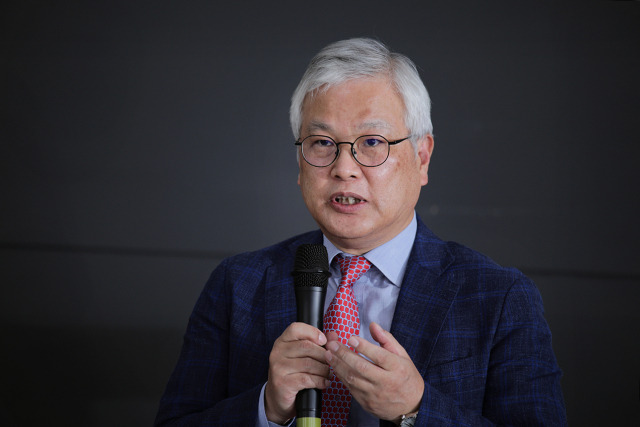 ▲15일 열린 언론 협동조합 프레시안 창간 20주년 기념 세미나에서 발표를 맡은 이희옥 성균관대학교 정치외교학과 교수가 발언하고 있다. ⓒ프레시안(최형락) 
