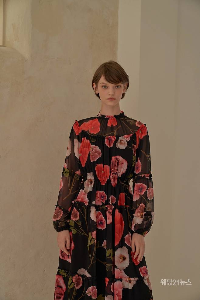 출처: 이바나 헬싱키(Ivana Helsinki) 'Printed Dress Collection' / 'Special Day Wear Collection'