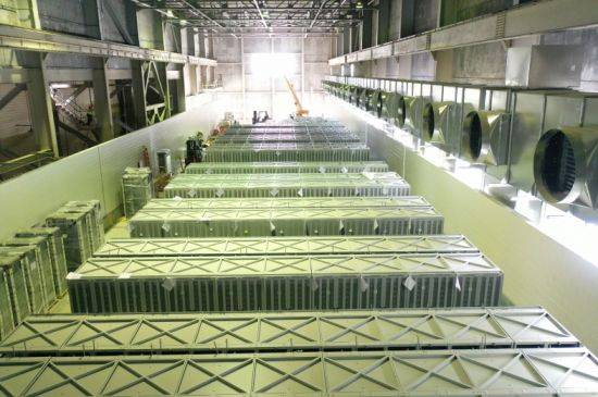 세계 최대 규모의 ESS 프로젝트로 꼽히는 미국 캘리포니아주 모스랜딩 발전소에 설치된 배터리. LG에너지솔루션이 설치 효율성, 에너지밀도 등을 강화해 공급한 배터리다.＜사진제공:LG에너지솔루션＞