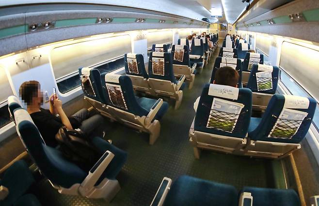 서울역에 정차되어 있는 KTX 모습. [연합]