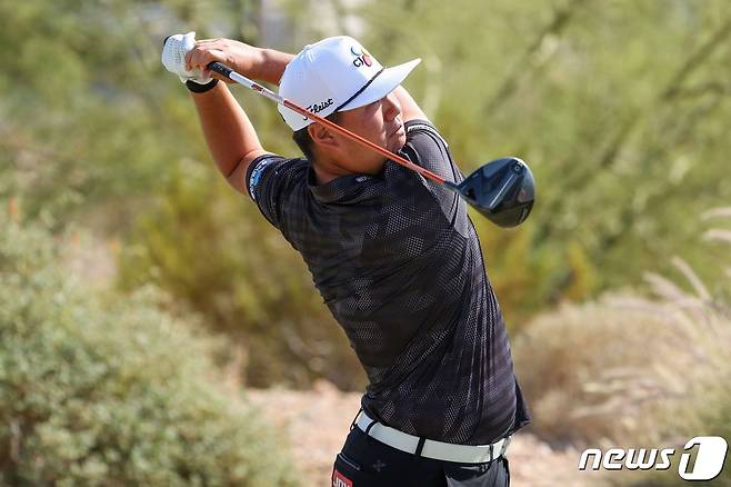 임성재가 18일(한국시간) PGA투어 더 CJ컵 최종 라운드에서 샷을 날리고 있다. © AFP=뉴스1
