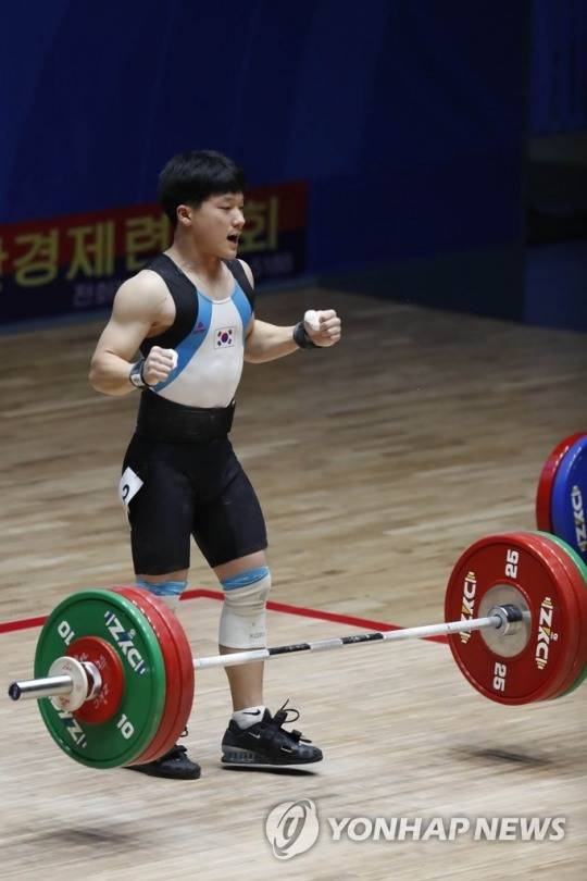 한국 역도 경량급 유망주 신록
[사진공동취재단=연합뉴스 자료사진]