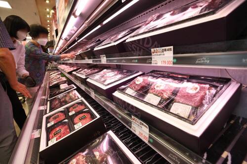 대형마트 정육 코너. [사진 출처=연합뉴스]