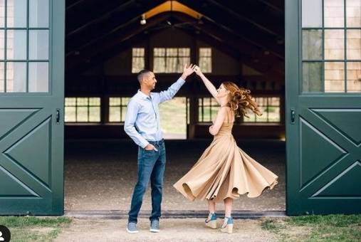 빌 게이츠의 장녀 제니퍼 게이츠(오른쪽)와 그의 남편 나엘 나사르(왼쪽). 제니퍼 게이츠 사회관계망서비스(SNS) 갈무리