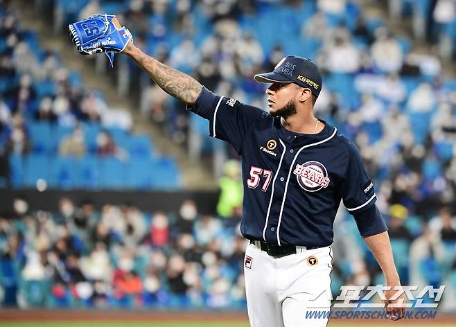 단일 시즌 최다 탈삼진 신기록에 -3 남은 미란다.