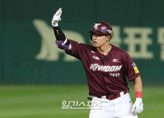 대타로 나섰다가 3점 홈런을 쳐 승리에 쐐기를 박은 키움 김웅빈. 정시종 기자
