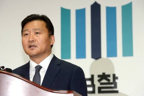 윤웅걸 전 대검 기조부장이 중앙일보 디지털 로담(Law談)에서 검찰의 제도와 관행, 검사의 일상을 소개하고 이해를 돕는 '윤웅걸의 검사이야기'를 새로 연재한다. 중앙포토