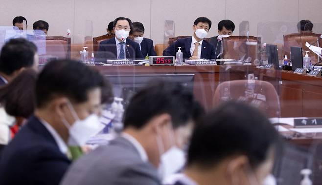 문승욱 산업통상부 장관이 20일 서울 여의도 국회에서 열린 산업통상자원중소벤처기업위원회의 산업통상자원부 등에 대한 국정감사에서 질의에 답변하고 있다. (사진=뉴시스)