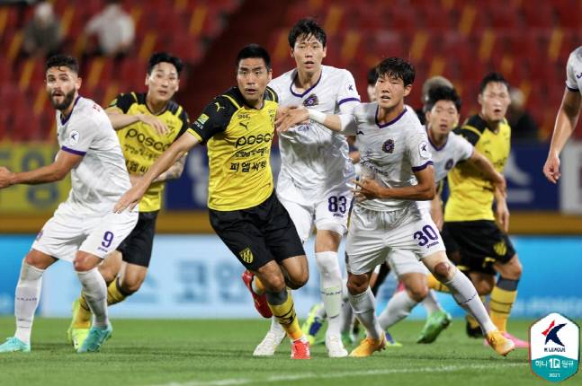 FC안양과 전남 드래곤즈의 맞대결 모습. 제공 | 한국프로축구연맹