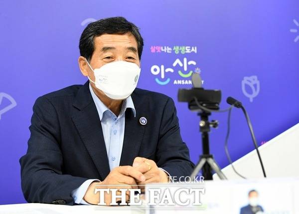 안산시는 다음달 12일까지 2021년도 2학기 대학생 본인부담 등록금 반값지원 신청을 접수한다고 20일 밝혔다/안산시제공