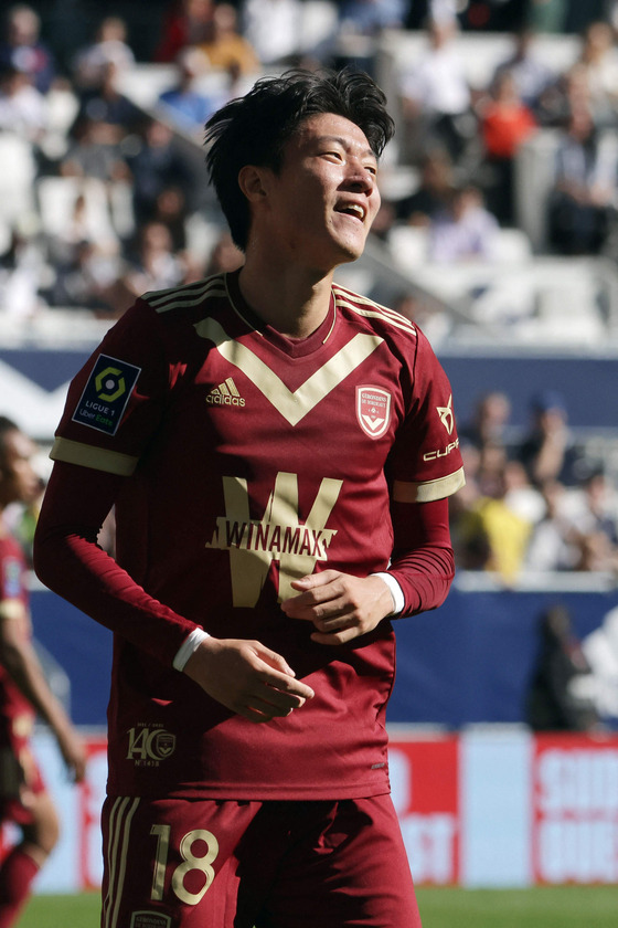 Bordeaux' Hwang Ui-jo reacts during a match against Nantes at the Matmut Atlantique Stadium in Bordeaux on Sunday. [AFP/YONHAP]