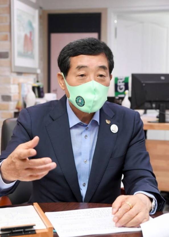 안산시(시장 윤화섭)는 다음달 12일까지 2021년도 2학기 대학생 본인부담 등록금 반값지원 신청을 접수한다고 20일 밝혔다. / 사진제공=안산시