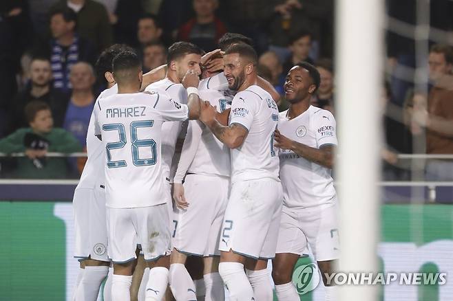 기뻐하는 맨시티 선수들 [EPA=연합뉴스]