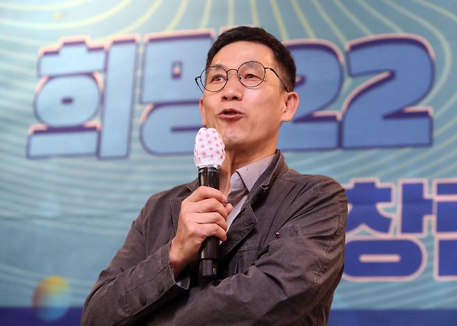 6월 20일 대구 달서구의 한 카페에서 열린 '희망22 동행포럼' 창립총회에서 진중권 전 교수가 특강을 하고 있다. /연합뉴스