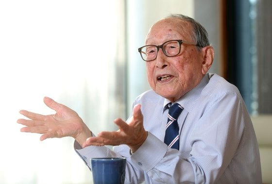 김형석 교수는