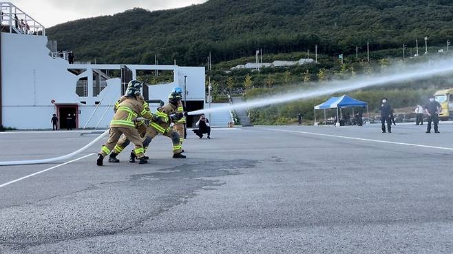 화재진압 연습 중인 경북소방본부 *재판매 및 DB 금지