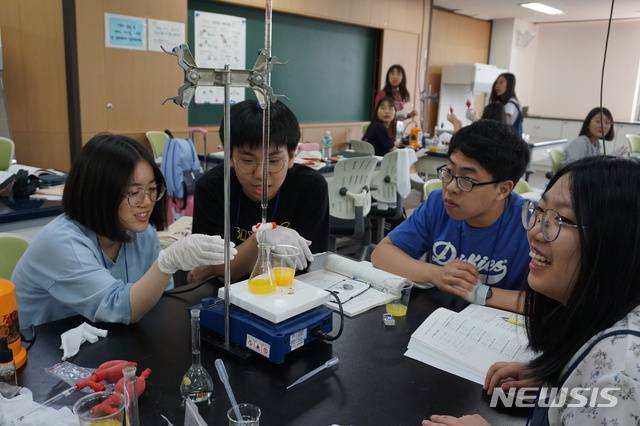 [안동=뉴시스] 창의융합형 과학실. (사진=경북교육청 제공) 2021.10.21