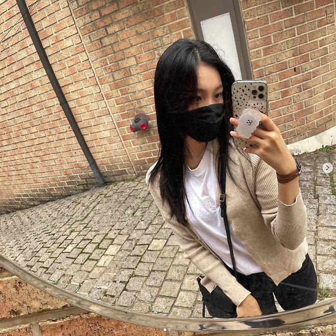 /사진=엄지 인스타그램