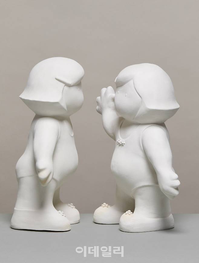 신혜영 ‘관계(Relationship)-우연한 만남 신＃6’(2021), 세라믹, 30×25㎝(각각)(사진=갤러리도스)
