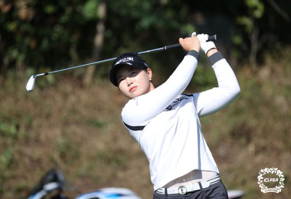 22일 부산 기장군 LPGA 인터내셔널 부산에서 열린 LPGA투어 BMW레이디스 챔피언십 2라운드에서 공동 선두에 오른 임희정. /사진=KLPGA