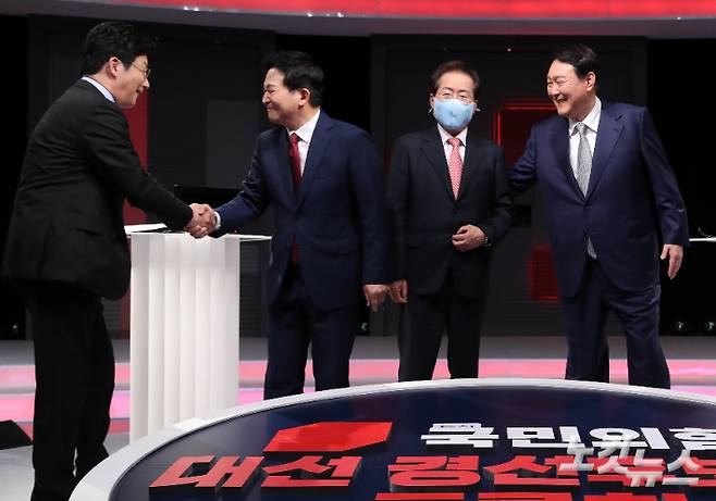 윤석열(오른쪽부터), 홍준표, 원희룡, 유승민 국민의힘 대선 예비후보들. 국회사진취재단