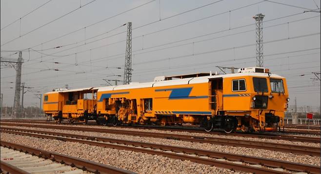 새로 도입하는 분기 다짐 장비 [국가철도공단 제공. 재판매 및 DB 금지]